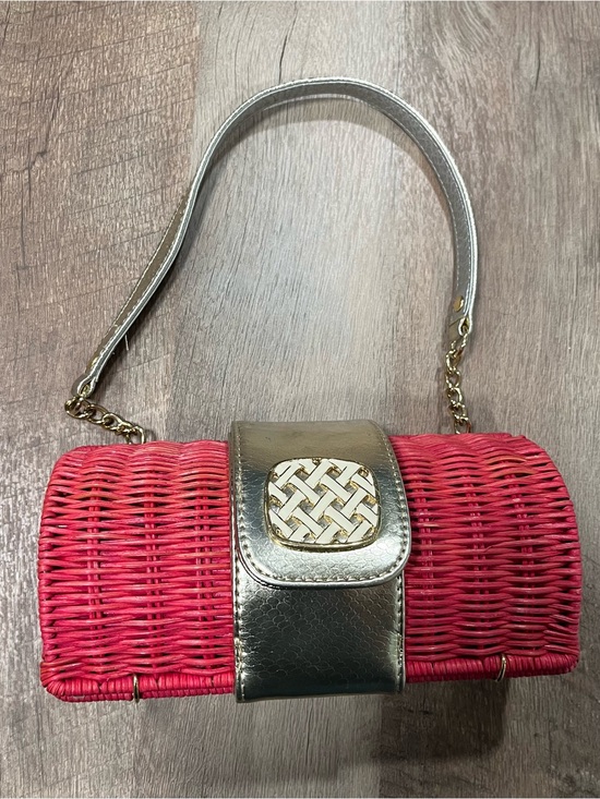 Lilly Pulitzer Handbags - Lilly Pulitzer Pink Wicker Clutch with Gold Accents